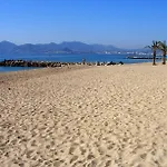 Cannes Events, Beach, Pool & Parking Apartment