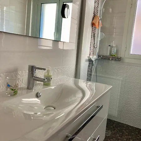 Events, Beach, Pool & Parking דירה קאן