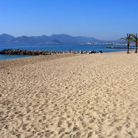 Events, Beach, Pool & Parking דירה